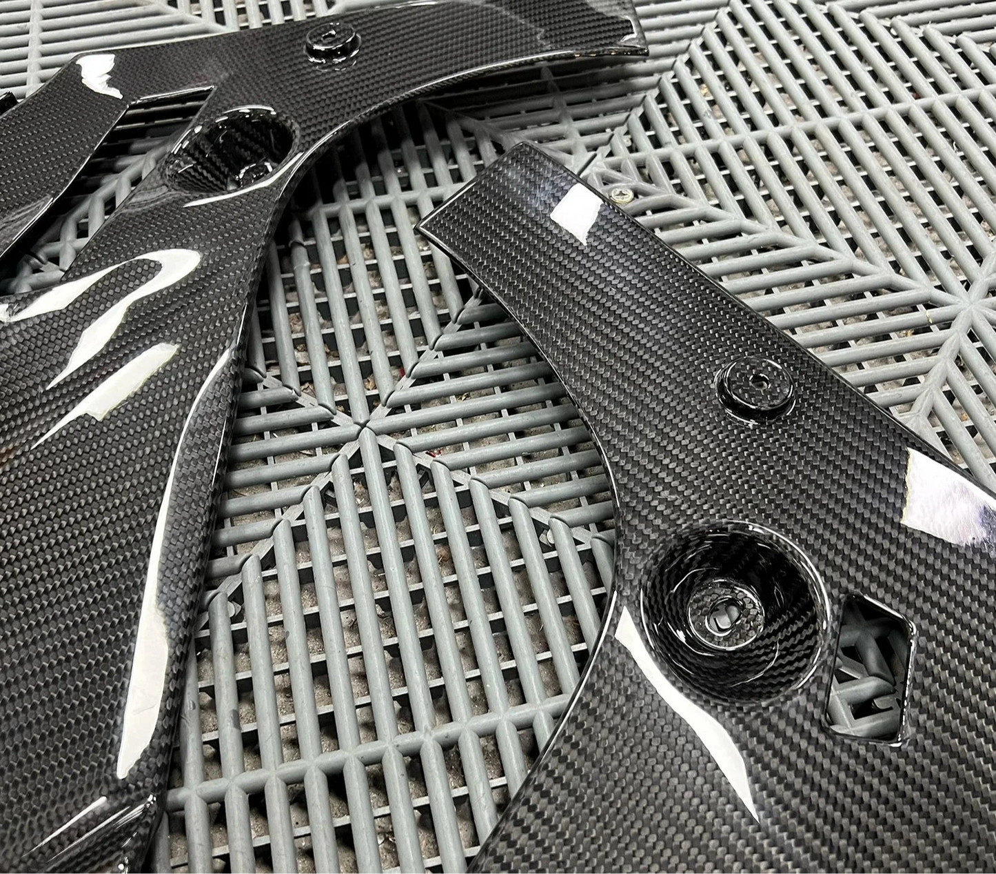 BMW F90 M5 Carbon Fiber Engine Bay Corner Covers