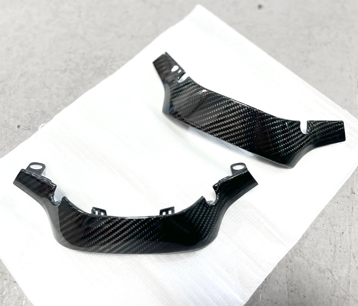 BMW G8X/F9X Carbon Fiber Steering Wheel Panel Cover