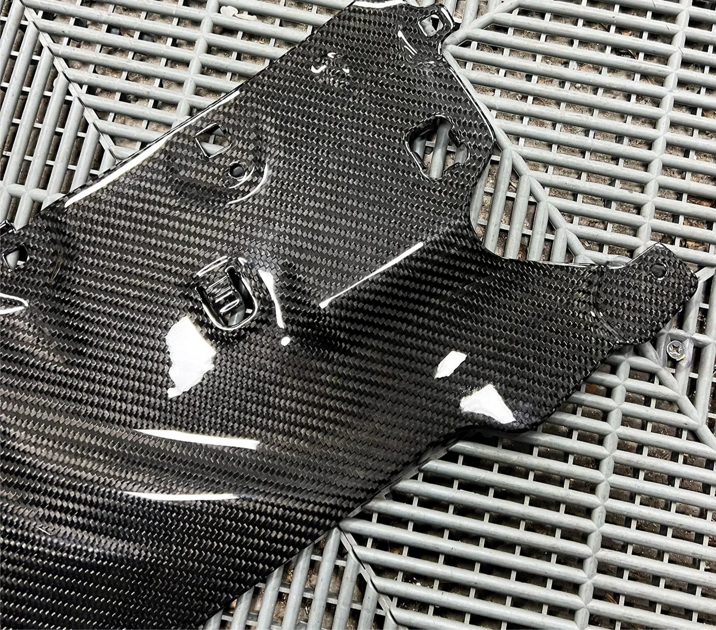 BMW F90 M5 Carbon Fiber Coolant Shroud Cover