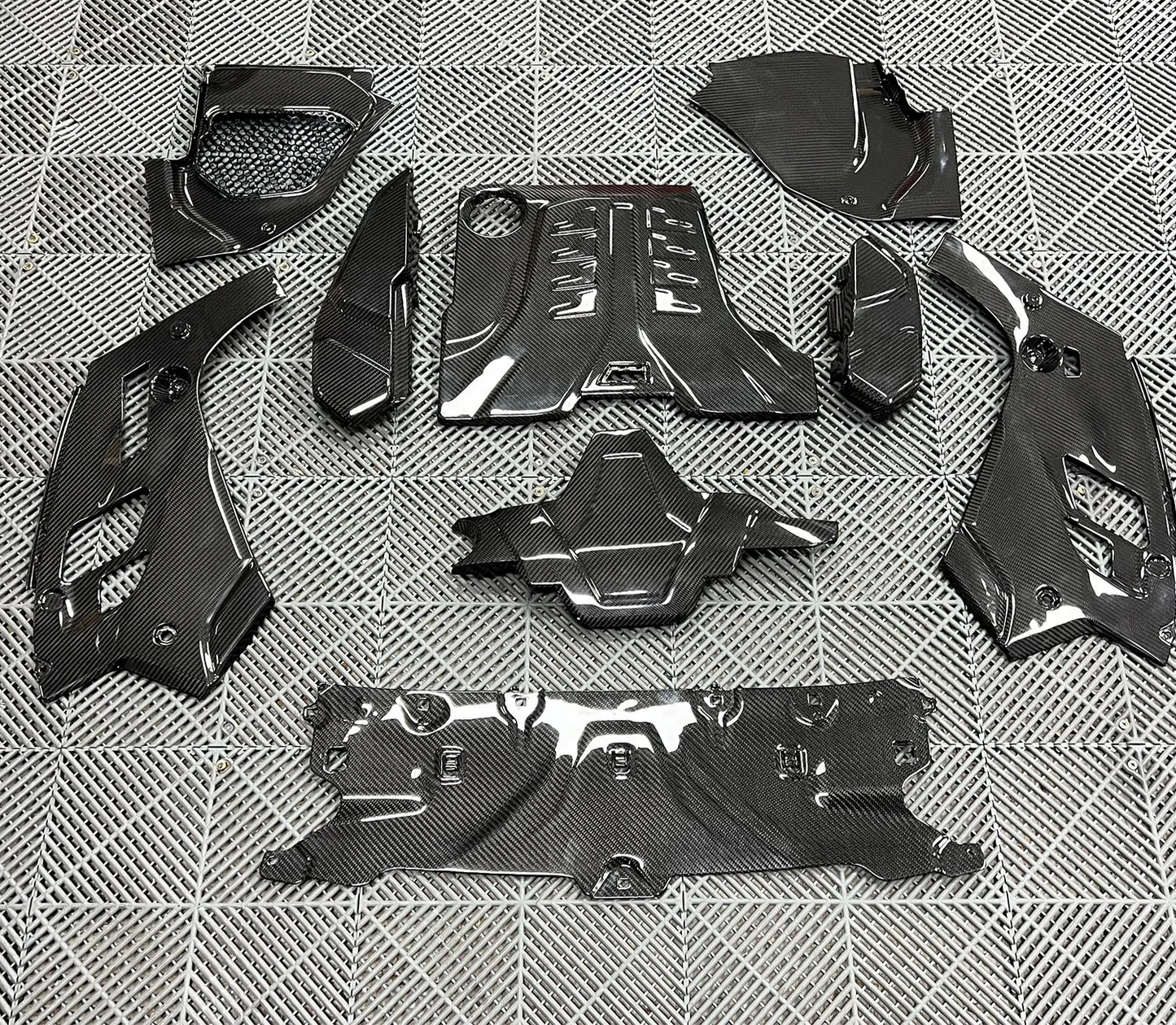 BMW F90 M5 Carbon Fiber Coolant Shroud Cover